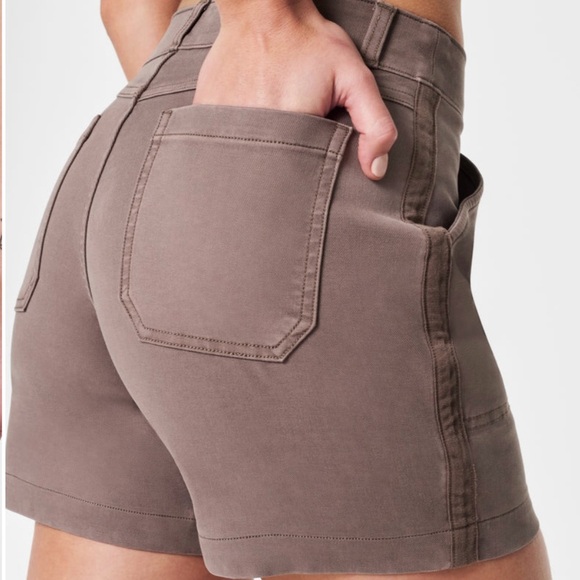 SPANX - Stretch Twill Shorts, 6" Women's Casual Shorts - Smoke - XL - NWT - Picture 3 of 7